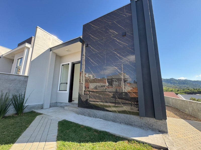 Casa 2 Quartos sendo uma suíte  Indaial - 