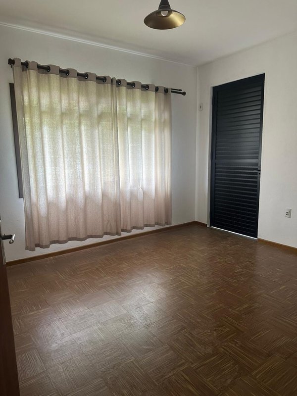 Casa à venda em Timbó, bairro das Capitais com 3 dormitórios, 2 vagas de garagem + galpão Rus Belo Horizonte  Timbó - 