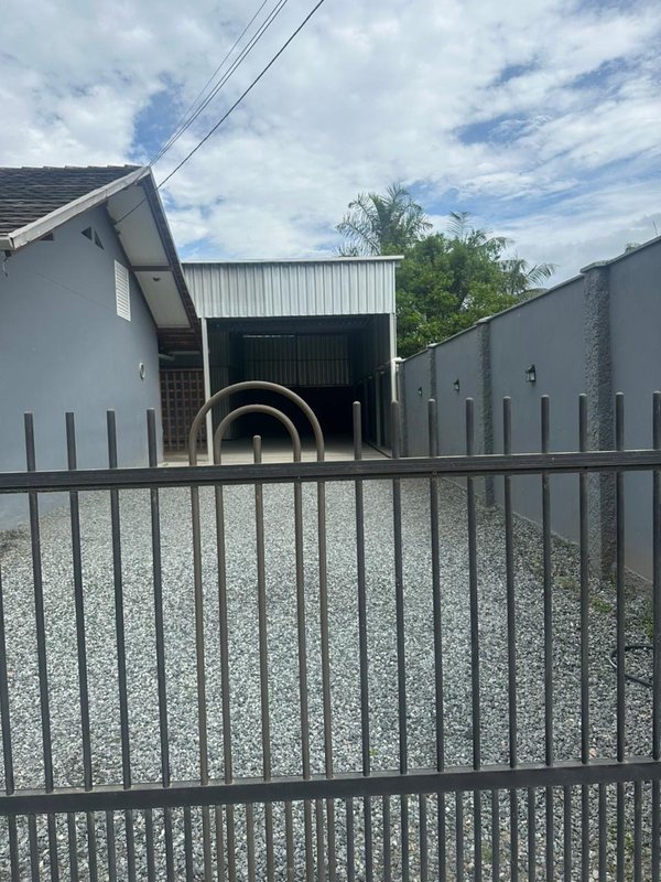 Casa à venda em Timbó, bairro das Capitais com 3 dormitórios, 2 vagas de garagem + galpão Rus Belo Horizonte  Timbó - 