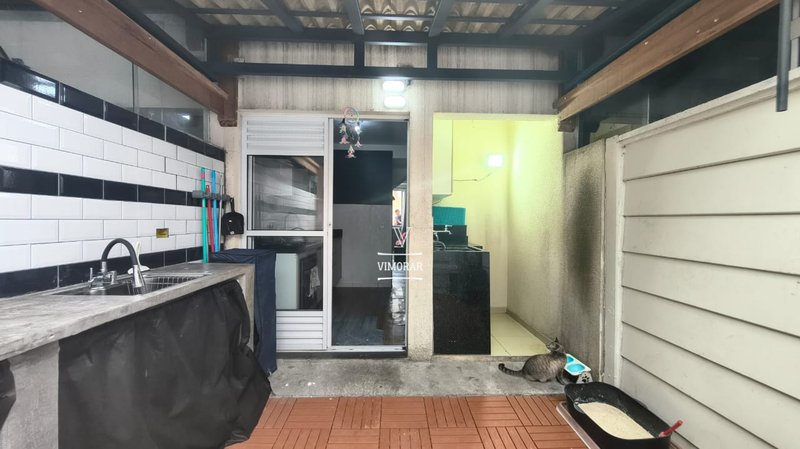 Casa em condomínio 2 dormitórios + 1 vaga de garagem  Guarulhos - 