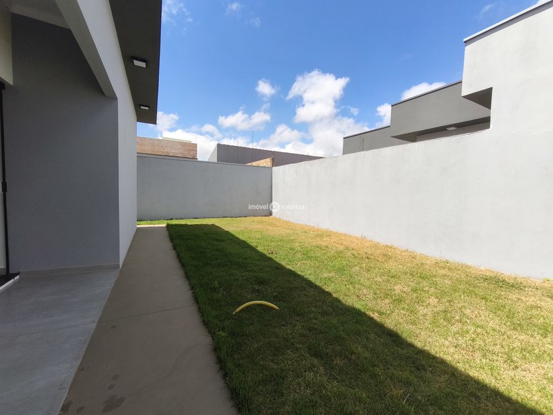 Casa com 2 dormitórios e quintal amplo no Vila Jatobá | Avaré  Avaré - 