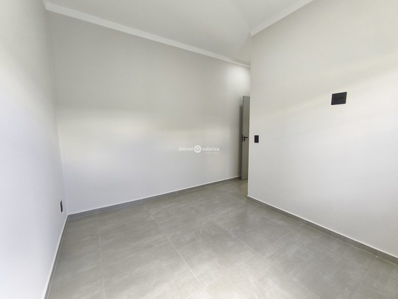 Casa com 2 dormitórios e quintal amplo no Vila Jatobá | Avaré  Avaré - 