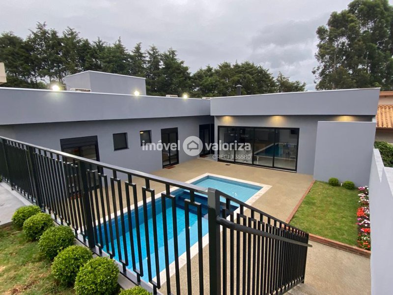 Casa com 3 suítes, gourmet e piscina na Represa de Avaré  Avaré - 