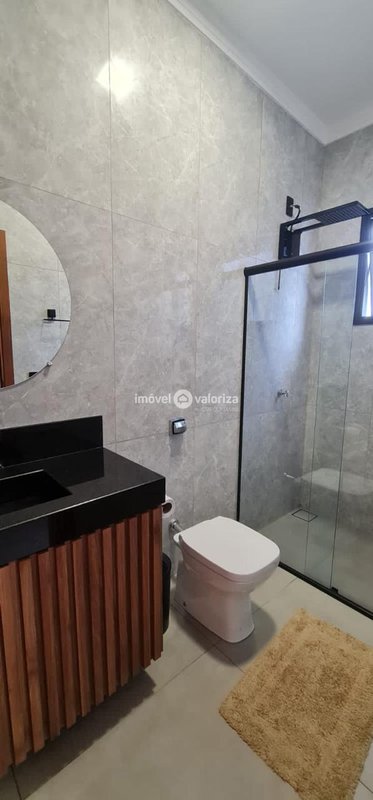 Casa com 3 suítes, gourmet e piscina na Represa de Avaré  Avaré - 