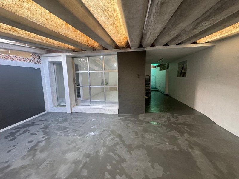 🏡 Excelente Casa para Venda ou Locação – Embaré, Santos/SP Rua Comendador Alfaia Rodrigues Santos - 