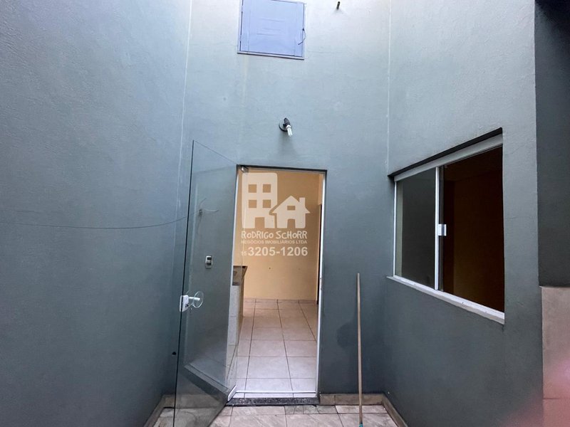 Casa para Locação com 2 dormitórios – Casa Jardim Atlanta - próximo a saida para rodovia  Tatuí - 