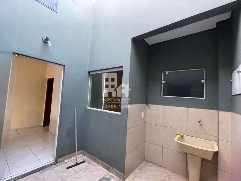 Casa para Locação com 2 dormitórios – Casa Jardim Atlanta - próximo a saida para rodovia  Tatuí - 