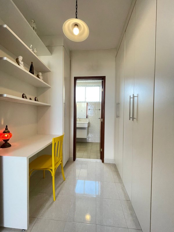 APARTAMENTO 3 QUARTOS 2 SUÍTES NASCENTE VISTA MAR GARAGEM ELEVADOR PORTARIA 24h NA BARRA Rua Oscar Carrascosa Salvador - 