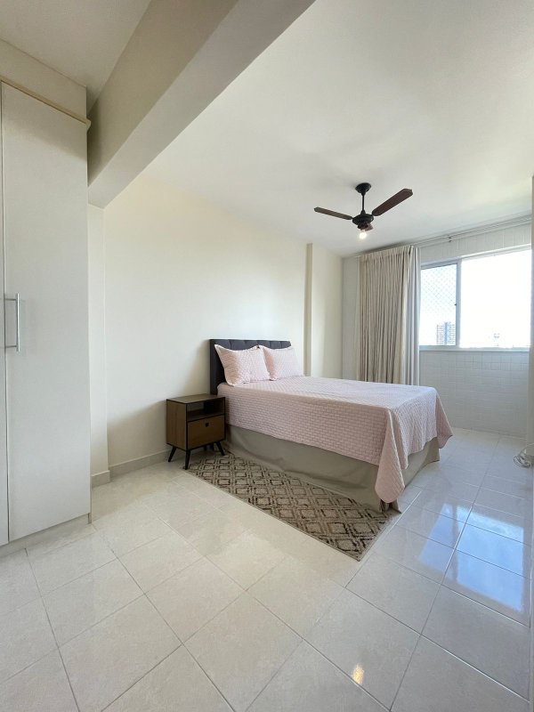 APARTAMENTO 3 QUARTOS 2 SUÍTES NASCENTE VISTA MAR GARAGEM ELEVADOR PORTARIA 24h NA BARRA Rua Oscar Carrascosa Salvador - 