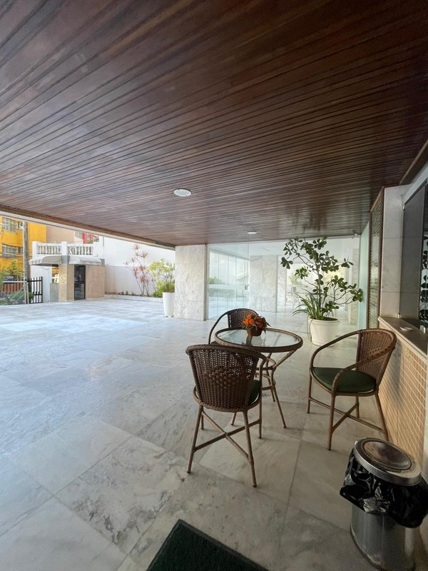 APARTAMENTO 3 QUARTOS 2 SUÍTES NASCENTE VISTA MAR GARAGEM ELEVADOR PORTARIA 24h NA BARRA Rua Oscar Carrascosa Salvador - 