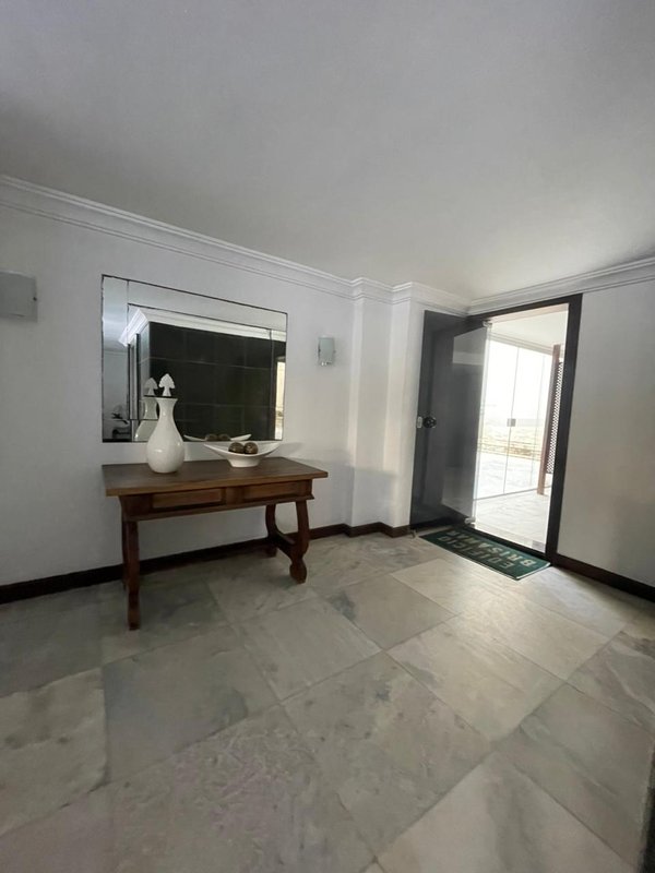 APARTAMENTO 3 QUARTOS 2 SUÍTES NASCENTE VISTA MAR GARAGEM ELEVADOR PORTARIA 24h NA BARRA Rua Oscar Carrascosa Salvador - 