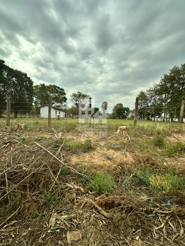 🌿 Sítio de 1,38 alqueires à Venda – Bairro Guarapó - fundo para o rio guarapó - doc ok  Tatuí - 