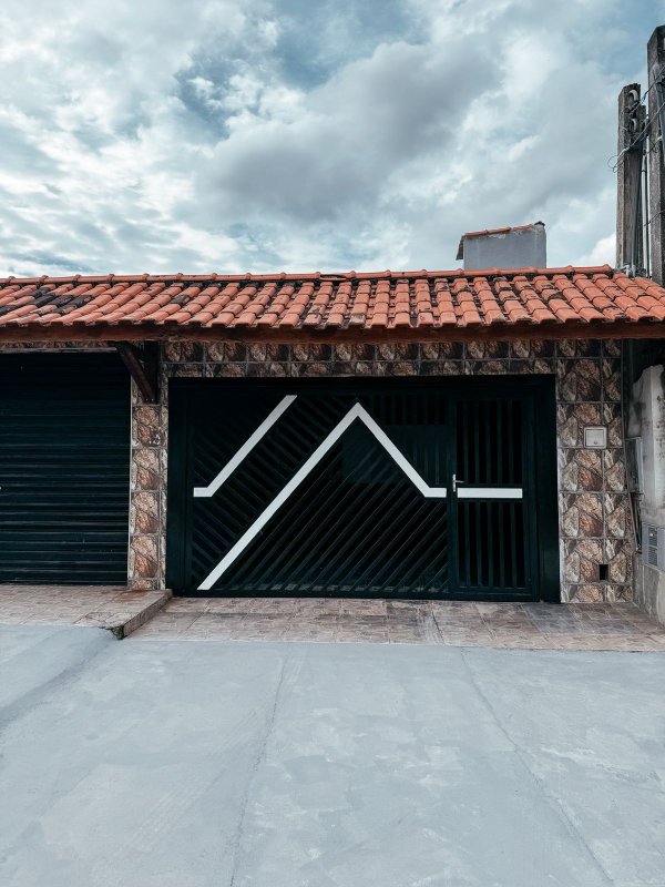 IMÓVEL COMPLETO – JARDIM SÍLVIA  FRANCISCO MORATO / VASSOURAS Rua Alvina Lemes Rodrigues Francisco Morato - 