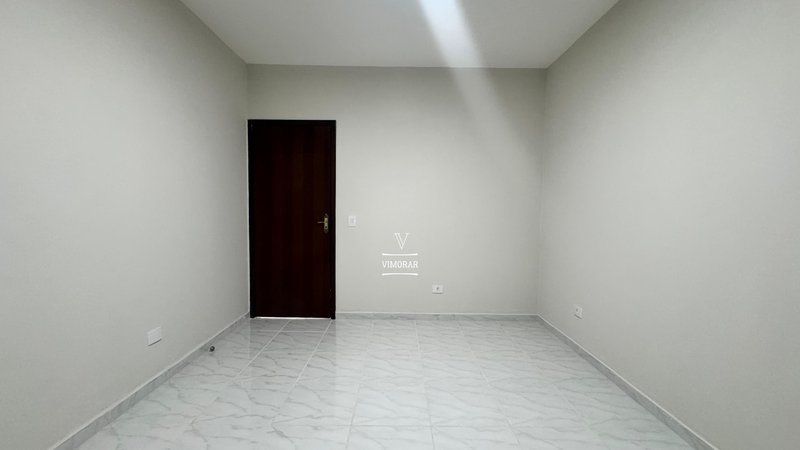 Casa térrea 2 dormitórios + 2 vagas de garagem  Guarulhos - 