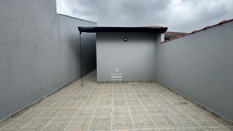 Casa térrea 2 dormitórios + 2 vagas de garagem  Guarulhos - 
