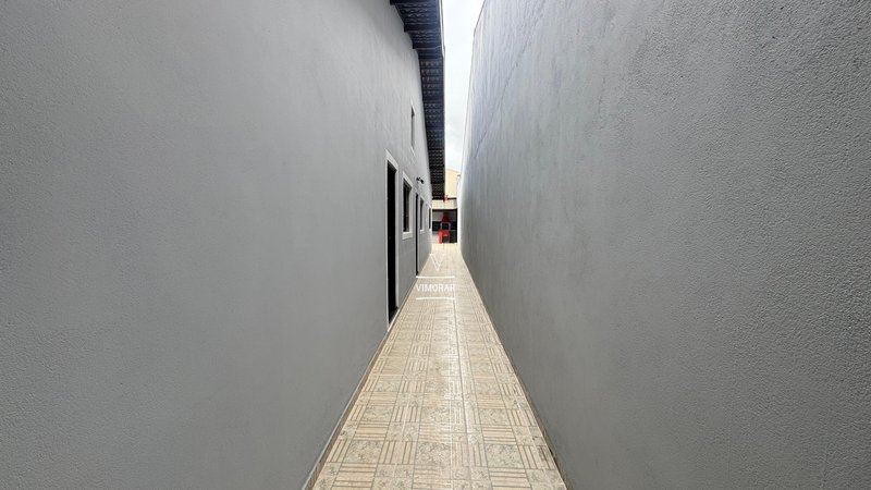Casa térrea 2 dormitórios + 2 vagas de garagem  Guarulhos - 