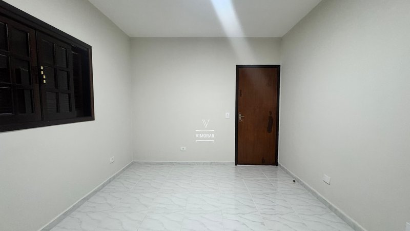 Casa térrea 2 dormitórios + 2 vagas de garagem  Guarulhos - 