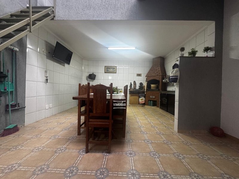 Sobrado 3 dormitórios sendo 2 suítes + 2 vagas de garagem  Guarulhos - 