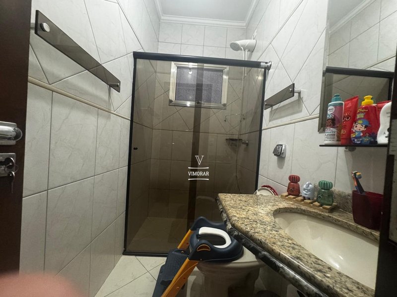 Sobrado 3 dormitórios sendo 2 suítes + 2 vagas de garagem  Guarulhos - 