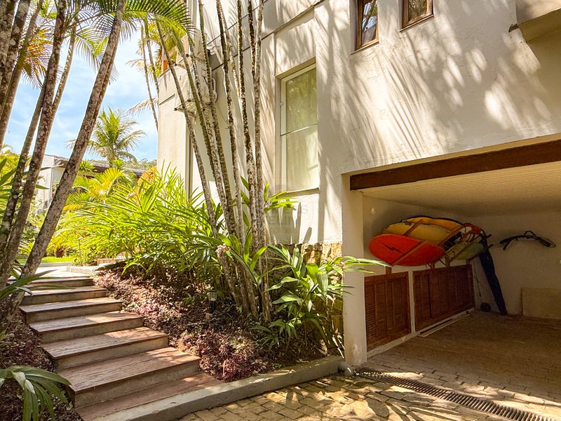 Casa em Condomínio na Praia do Engenho - À VENDA  São Sebastião - 