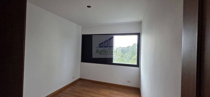 APARTAMENTO À VENDA NO MORUMBI COM 185M², 4 DORMI E 3 VAGAS DE GARAGEM Rua Crítios São Paulo - 