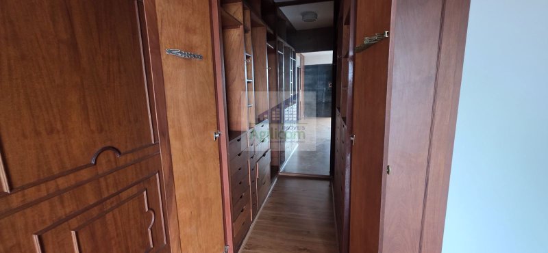 APARTAMENTO À VENDA NO MORUMBI COM 185M², 4 DORMI E 3 VAGAS DE GARAGEM Rua Crítios São Paulo - 