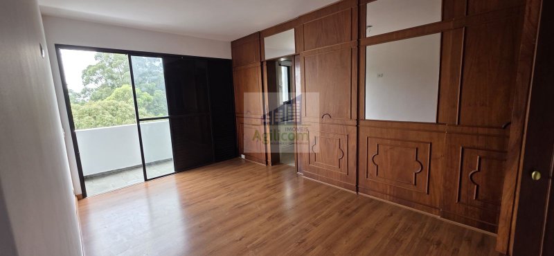 APARTAMENTO À VENDA NO MORUMBI COM 185M², 4 DORMI E 3 VAGAS DE GARAGEM Rua Crítios São Paulo - 