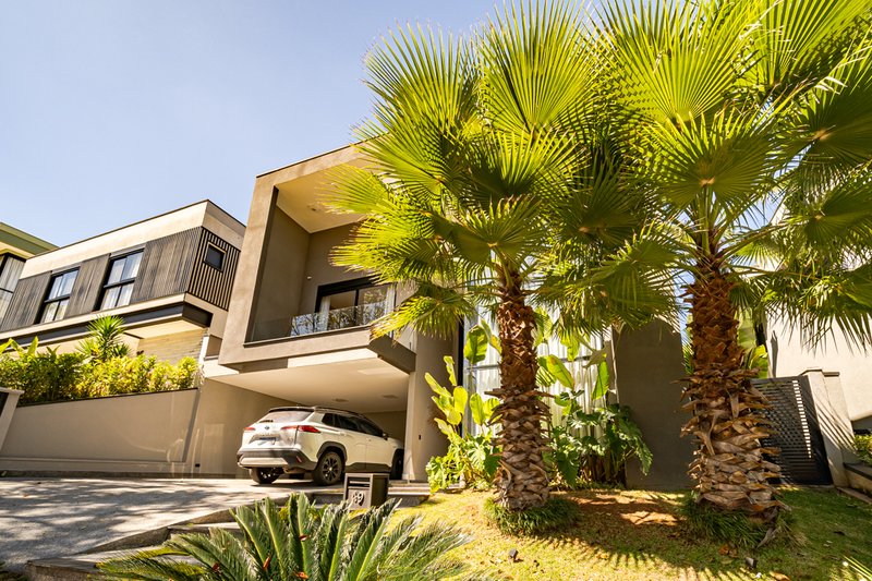 Casa a venda residencial Itahyê Avenida Paisagem Santana de Parnaíba - 