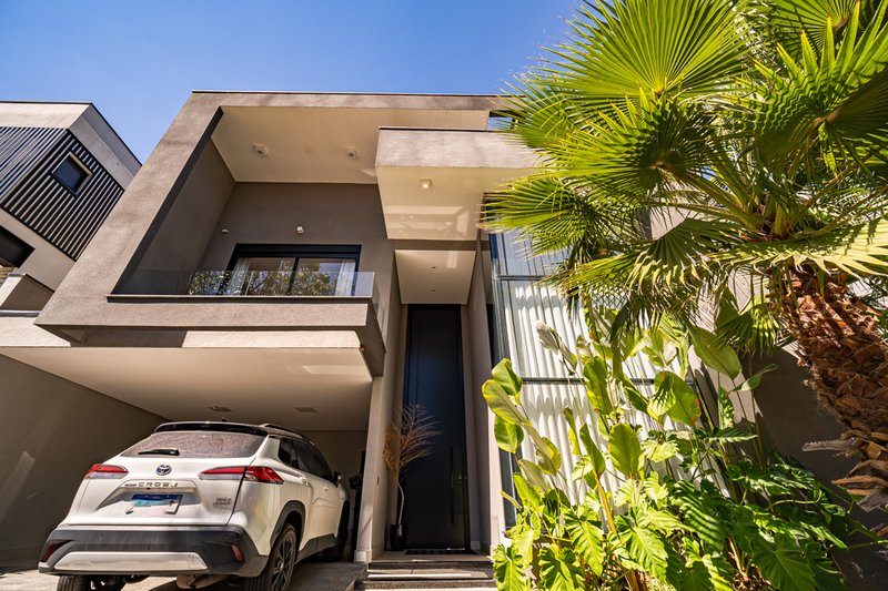 Casa a venda residencial Itahyê Avenida Paisagem Santana de Parnaíba - 