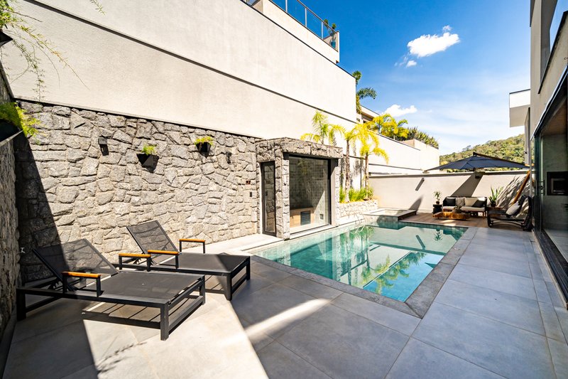 Casa a venda residencial Itahyê Avenida Paisagem Santana de Parnaíba - 