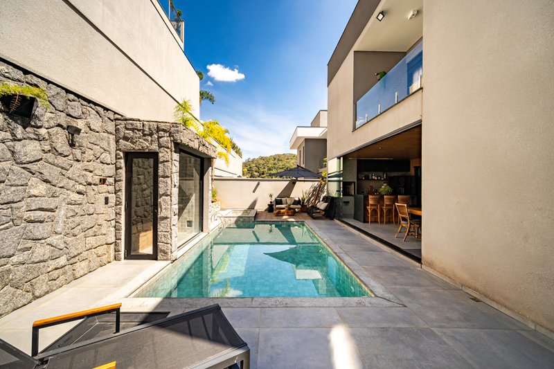 Casa a venda residencial Itahyê Avenida Paisagem Santana de Parnaíba - 