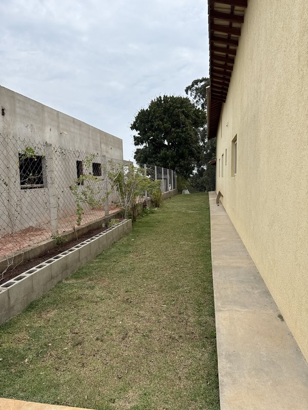 Chácara térrea completa PORTEIRA FECHADA no Condomínio 3 Lagos Mairinque Alameda dos Flamboyant Mairinque - 