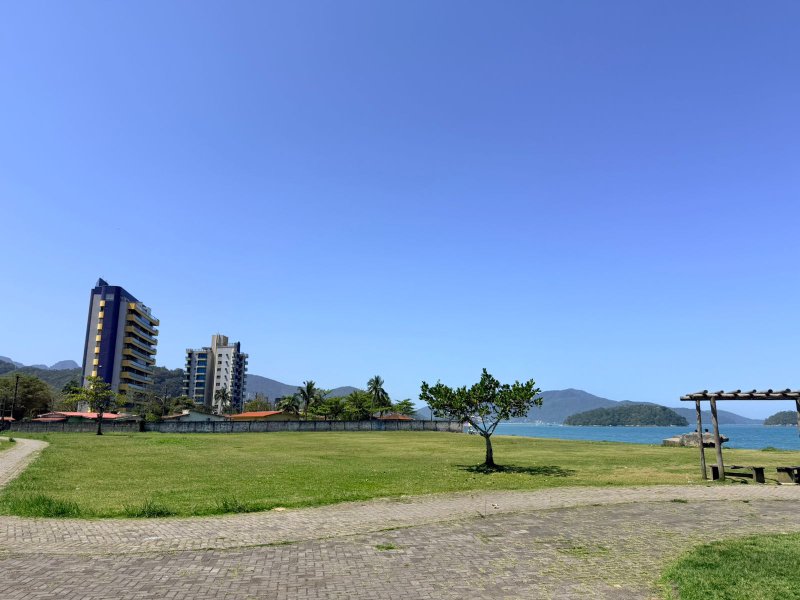 🌅 Viva o privilégio de acordar com o mar da Cocanha aos seus pés!  Caraguatatuba - 