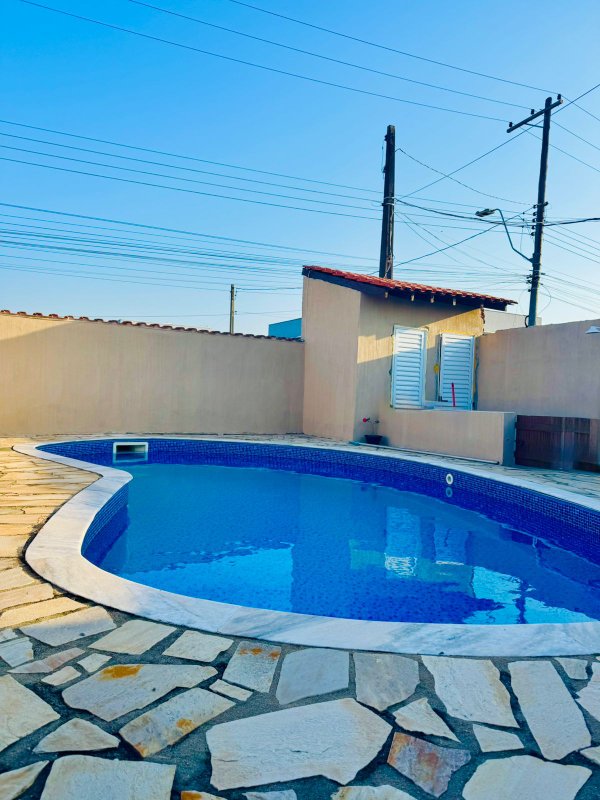 🏡 Casa térrea estilo colonial com piscina e muito espaço em Caraguatatuba!  Caraguatatuba - 