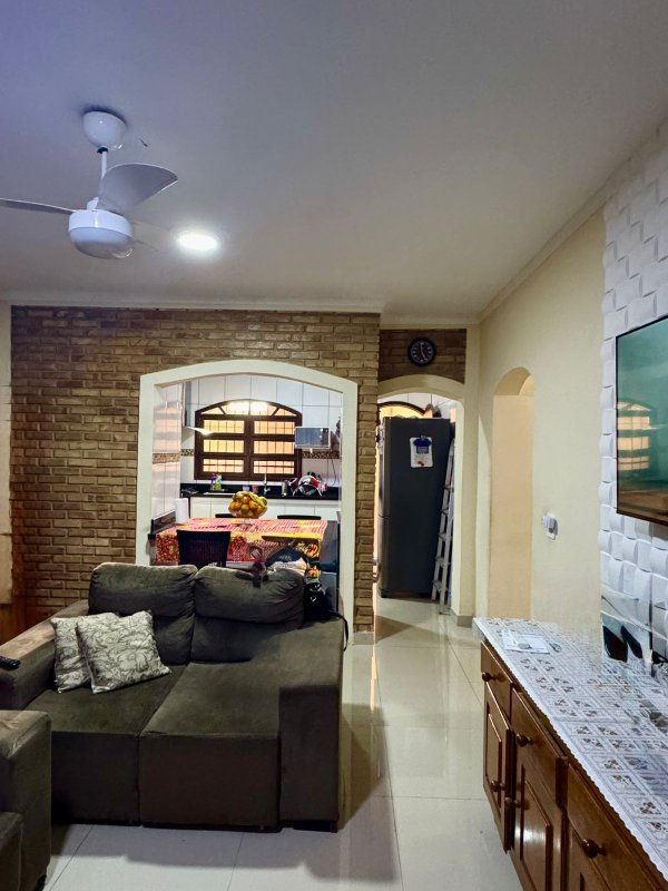 🏡 Casa térrea estilo colonial com piscina e muito espaço em Caraguatatuba!  Caraguatatuba - 