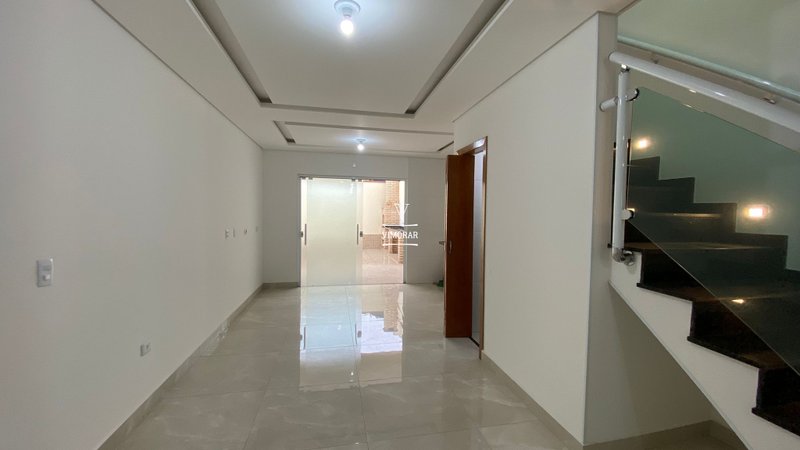 Sobrado 3 suítes + 2 vagas de garagem  São Paulo - 