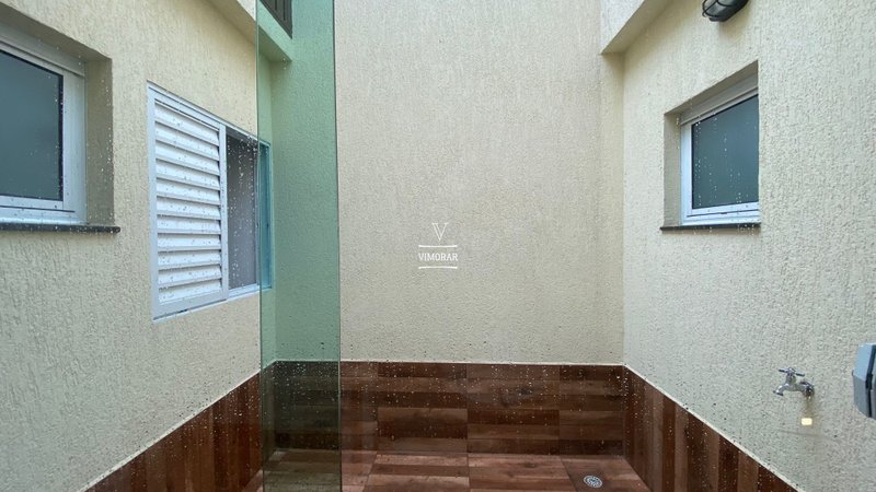 Sobrado 3 suítes + 2 vagas de garagem  São Paulo - 