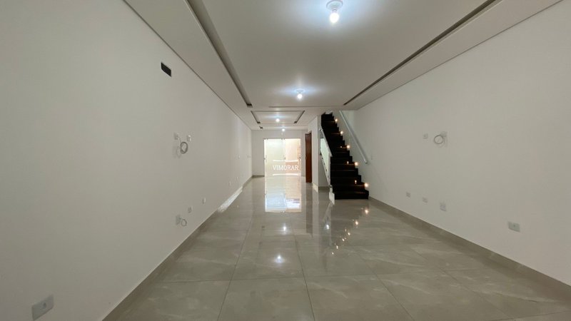 Sobrado 3 suítes + 2 vagas de garagem  São Paulo - 