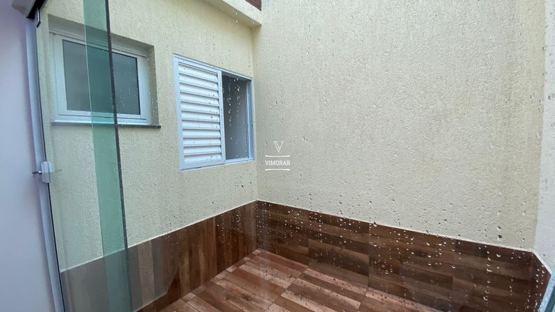 Sobrado 3 suítes + 2 vagas de garagem  São Paulo - 