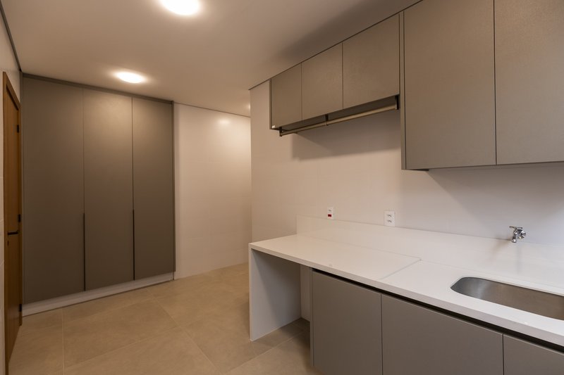 Casa à Venda Reserva Santa Luisa, 451,94m², 4 Suítes, Bonfim Paulista, Ribeirão Preto/SP Rua Antonio Marques Ribeirão Preto - 