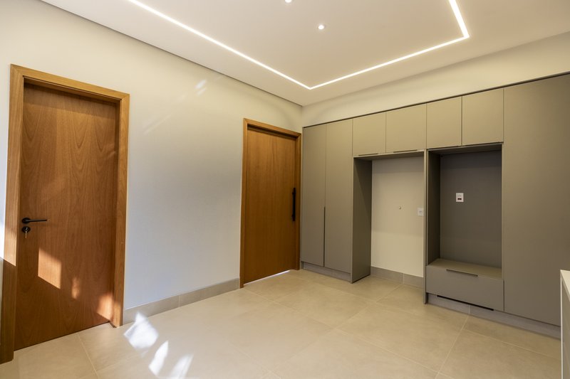 Casa à Venda Reserva Santa Luisa, 451,94m², 4 Suítes, Bonfim Paulista, Ribeirão Preto/SP Rua Antonio Marques Ribeirão Preto - 