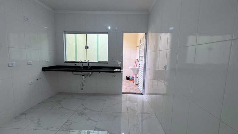 Sobrado 3 suítes + 2 vagas de garagem  São Paulo - 