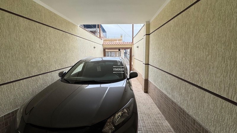 Sobrado 3 suítes + 2 vagas de garagem  São Paulo - 