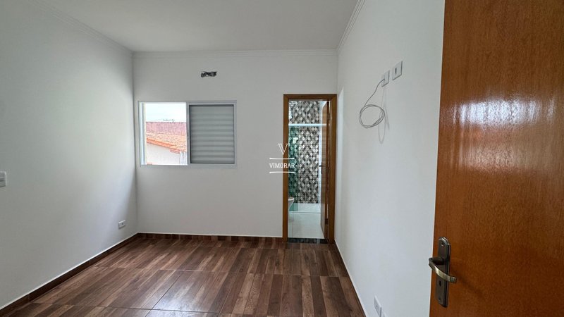 Sobrado 3 suítes + 2 vagas de garagem  São Paulo - 