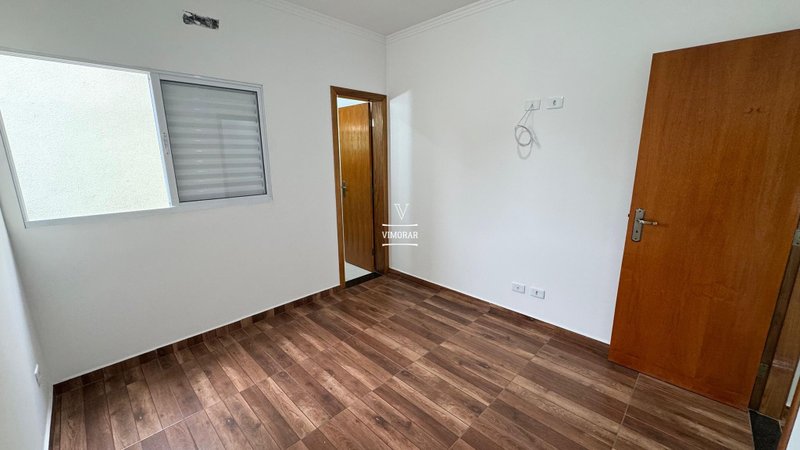 Sobrado 3 suítes + 2 vagas de garagem  São Paulo - 