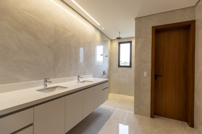 Casa à Venda Condominio Reserva Santa Luísa, 428m², Ribeirão Preto/SP Rua João Turcato Ribeirão Preto - 
