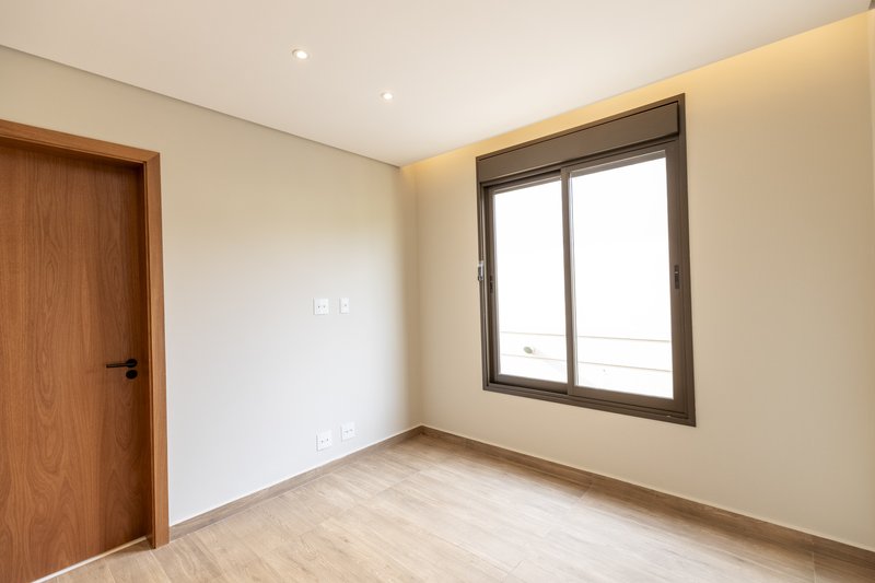 Casa à Venda Condominio Reserva Santa Luísa, 428m², Ribeirão Preto/SP Rua João Turcato Ribeirão Preto - 