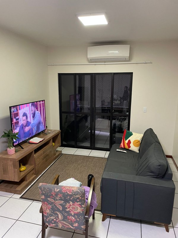 Quadra Mar em Meia Praia: Apartamento Mobiliado no Residencial Osvaldo Campos Rua 265 Itapema - 