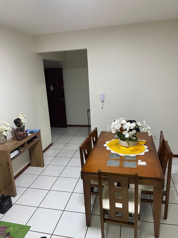 Quadra Mar em Meia Praia: Apartamento Mobiliado no Residencial Osvaldo Campos Rua 265 Itapema - 