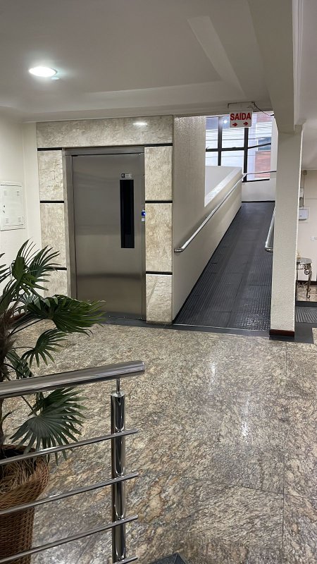 Quadra Mar em Meia Praia: Apartamento Mobiliado no Residencial Osvaldo Campos Rua 265 Itapema - 